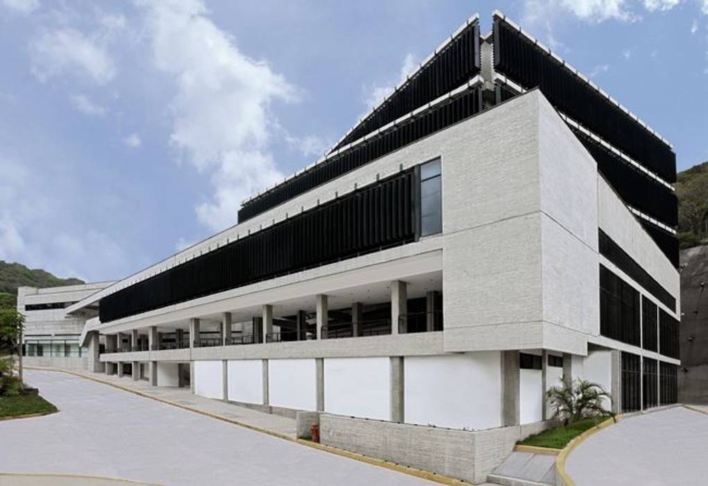 Planta de Vacunas del Instituto Nacional de Higiene "Rafael Rangel", PA - Puchetti Arquitectos PA - Puchetti Arquitectos Espaços comerciais Hospitais