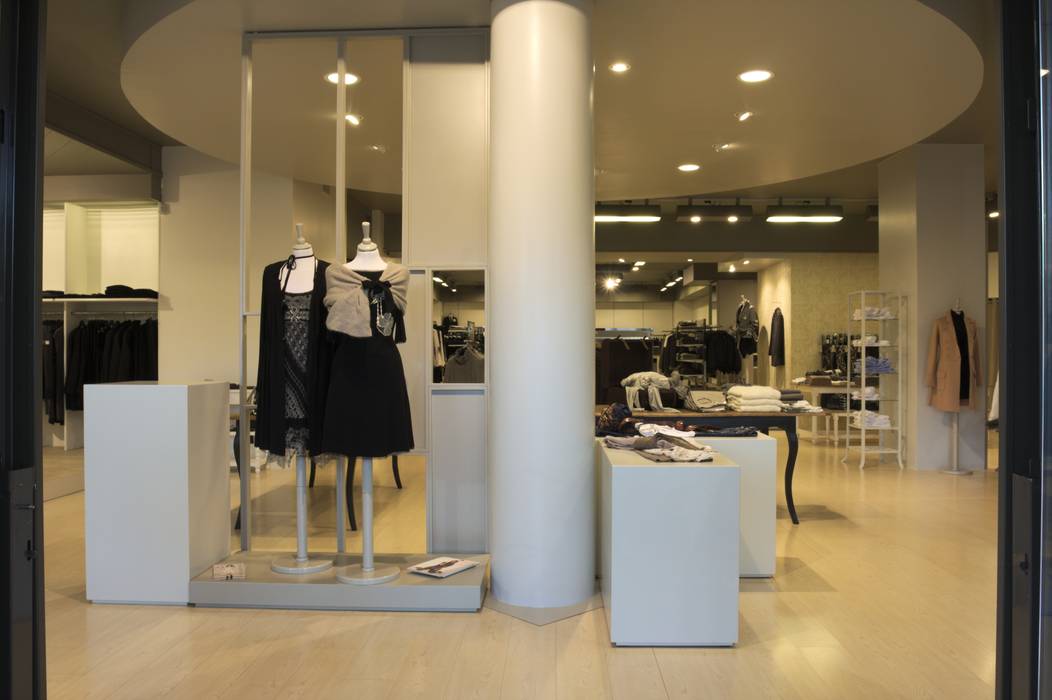 Stefan Shop, Andrea Gaio Design Andrea Gaio Design Espacios comerciales Oficinas y Tiendas