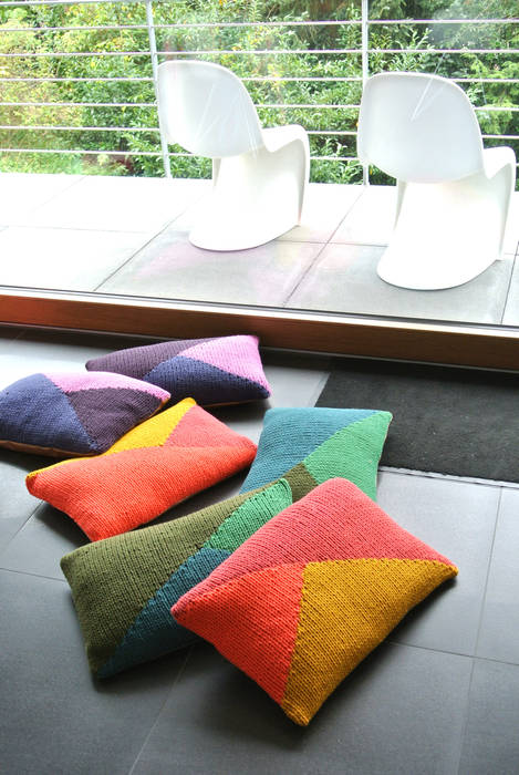 Strickkissen Kupferlederimitat Beere von Paula Louida Ausgefallen