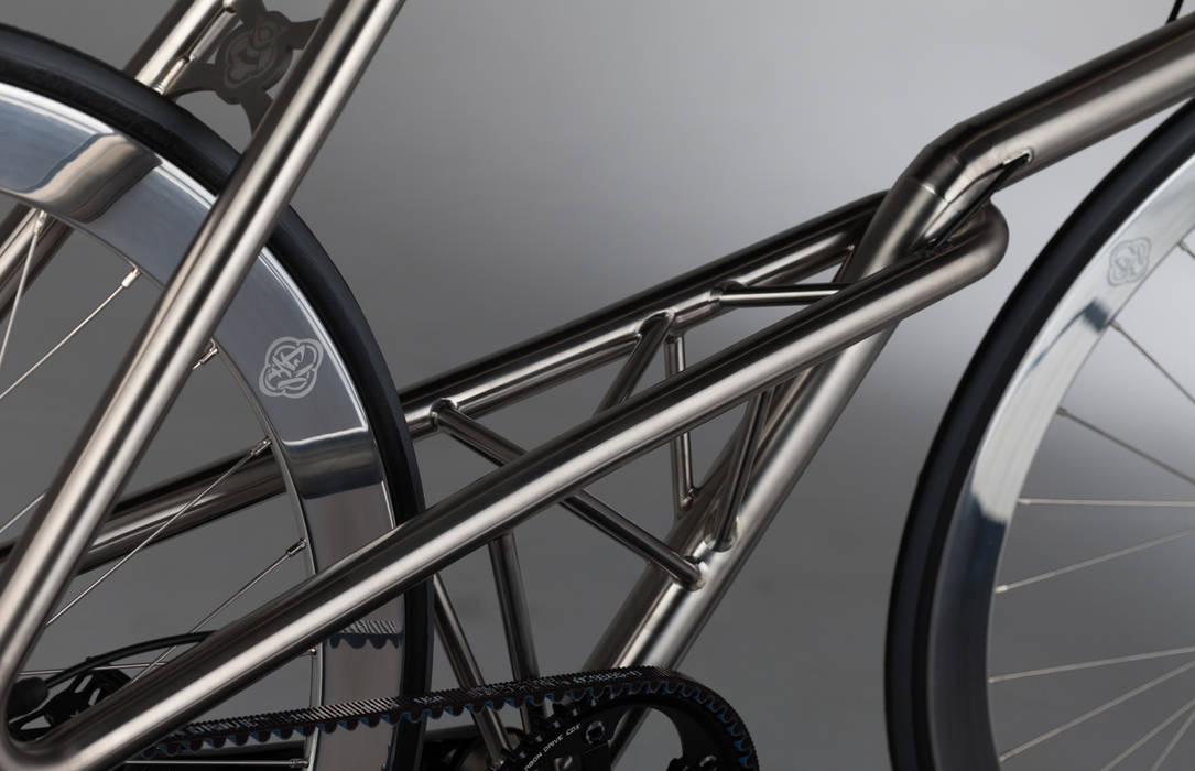 Bicycle - FUTAKU + TIG, miyake design miyake design インダストリアルデザインの ガレージ・物置 ガレージ＆小屋