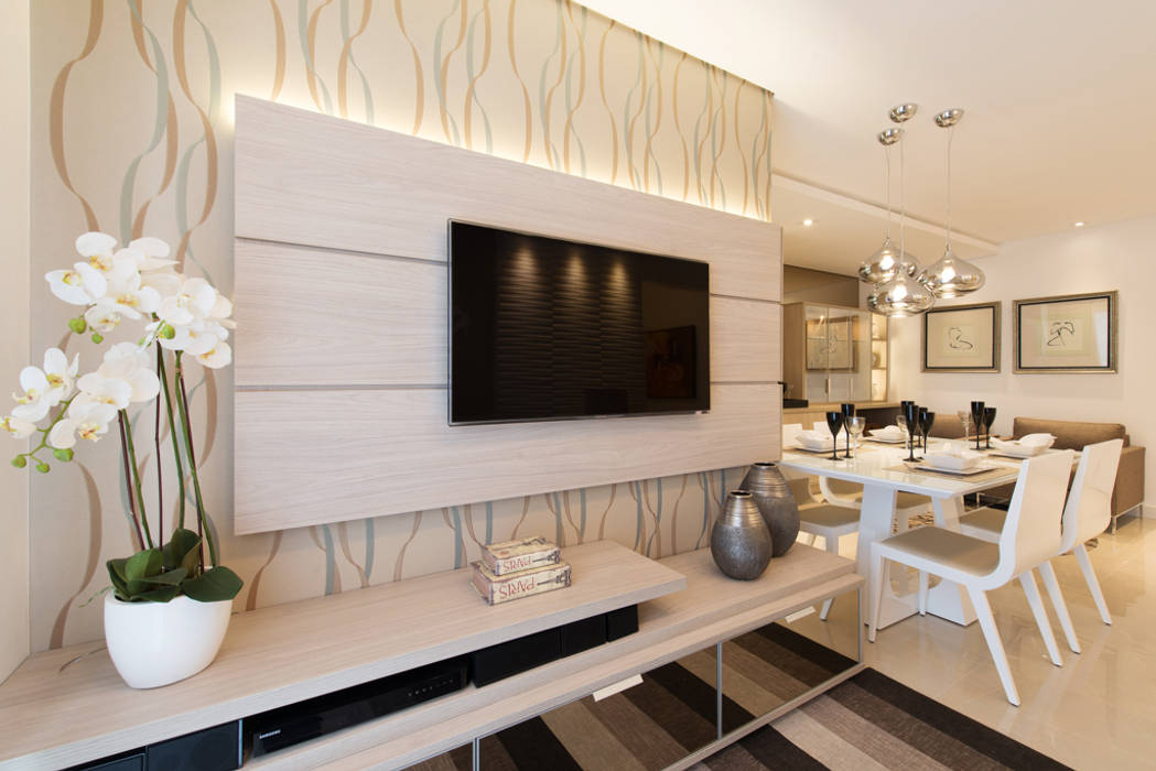 APARTAMENTO GRENWOOD - 65m², TRÍADE ARQUITETURA TRÍADE ARQUITETURA Modern living room Wood Wood effect