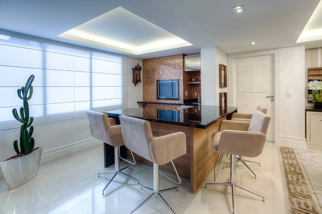 Residência Juvevê, VL Arquitetura e Interiores VL Arquitetura e Interiores クラシックデザインの ダイニング