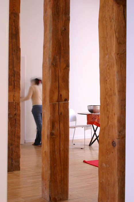 Rehabilitación edificio ATOCHA. Madrid, Beriot, Bernardini arquitectos Beriot, Bernardini arquitectos Modern Corridor, Hallway and Staircase