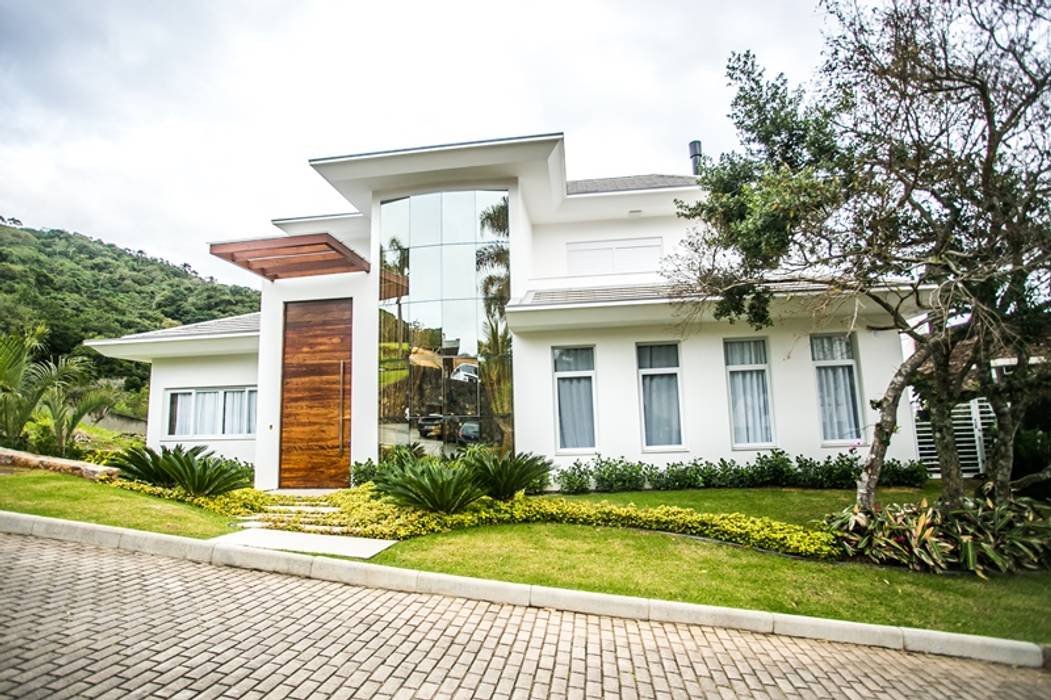 Casa Corrego grande, Roma Arquitetura Roma Arquitetura Casas de estilo clásico