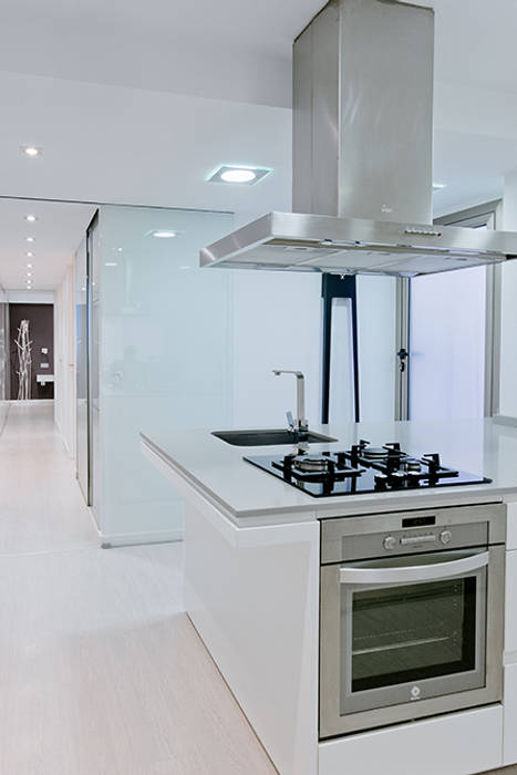 Casa Manises - Una vivienda para la vida moderna , Chiralt Arquitectos Chiralt Arquitectos Minimalist kitchen