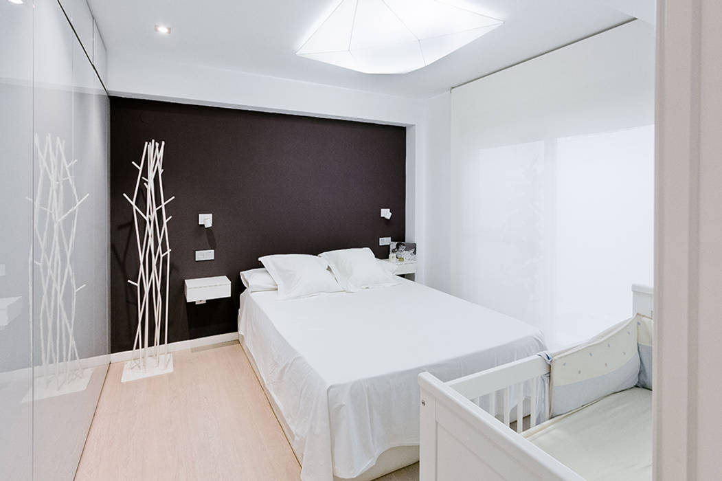 Casa Manises - Una vivienda para la vida moderna , Chiralt Arquitectos Chiralt Arquitectos Minimalist bedroom