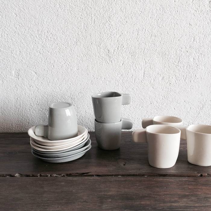 Ceramics, Margarida Fabrica Margarida Fabrica Cocinas de estilo minimalista Vasos, cubiertos y vajilla
