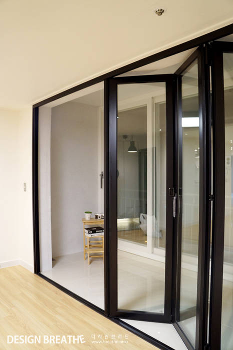 Balcones y terrazas modernos de 디자인브리드 moderno | homify