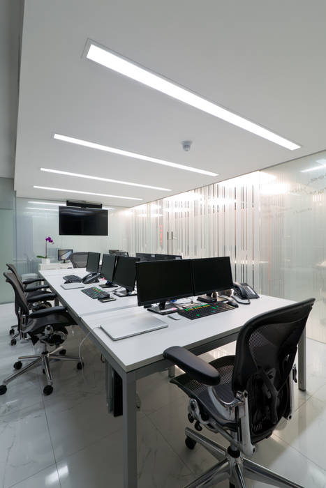 Oficinas Corporativas Abanto Capital, Tragaluz Estudio de Arquitectura Tragaluz Estudio de Arquitectura Oficinas de estilo moderno