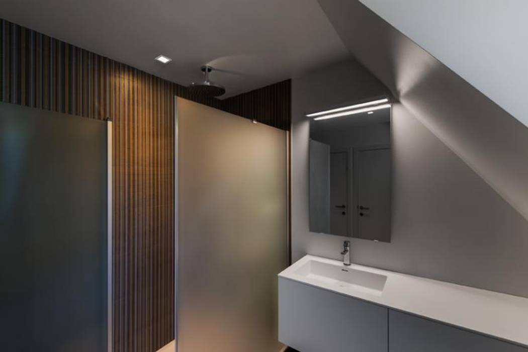 Transformation de la villa E, BURO5 - architectes & associés BURO5 - architectes & associés Modern bathroom