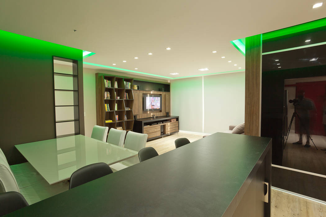 Apartamento MBK Superstudiob Salas de jantar minimalistas Derivados de madeira Transparente