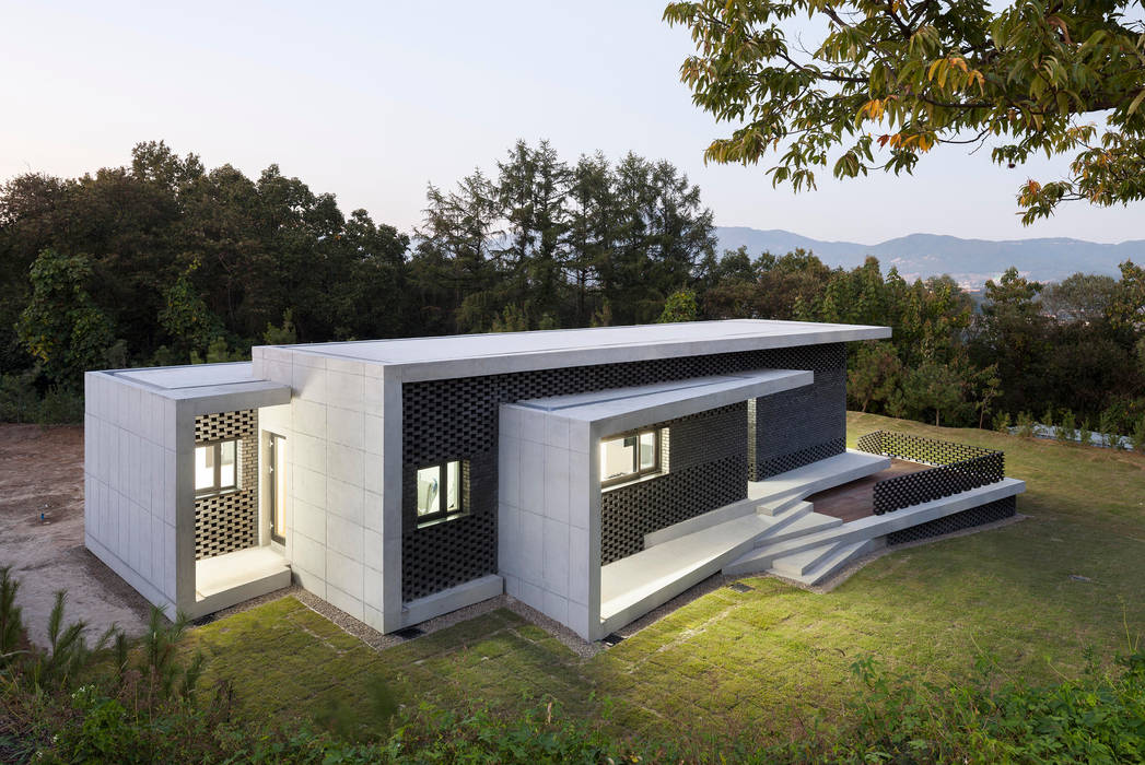 Gutters and Downspouts : House in Gyopyeong-Ri, studio origin studio origin Casas estilo moderno: ideas, arquitectura e imágenes