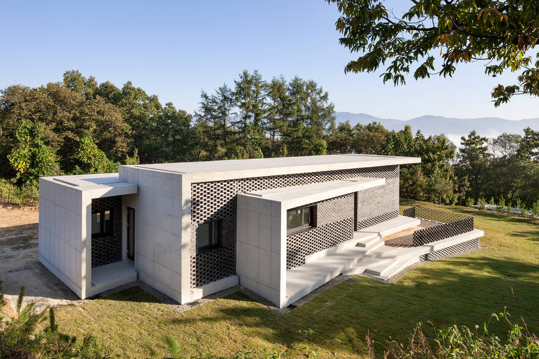 Gutters and Downspouts : House in Gyopyeong-Ri, studio origin studio origin Maisons modernes