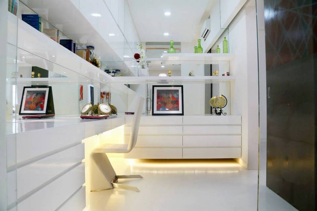 Mr.Reddy Residence, Uber space Uber space Oficinas de estilo moderno