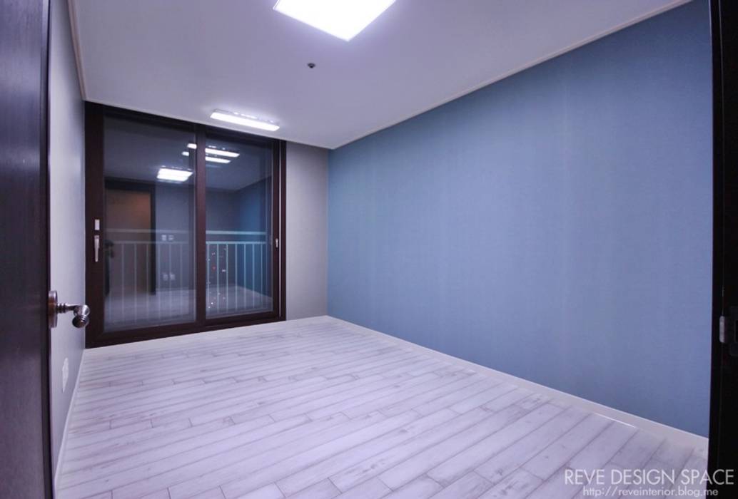 동탄아파트인테리어 능동 푸른마을두산위브 30평 인테리어, 디자인스튜디오 레브 디자인스튜디오 레브 모던스타일 거실