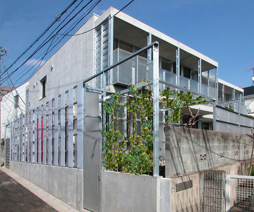 半透明の板塀で囲む住居, ユミラ建築設計室 ユミラ建築設計室 Дома в стиле модерн