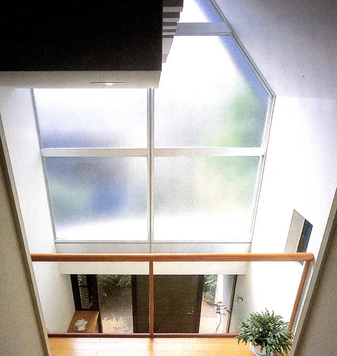 旗竿敷地のな家, ユミラ建築設計室 ユミラ建築設計室 Corredores, halls e escadas modernos