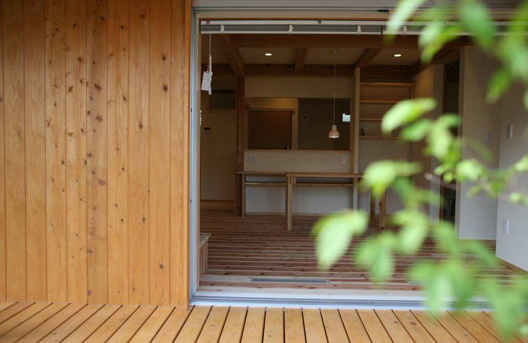 岐阜県羽島市, 株式会社タマゴグミ 株式会社タマゴグミ Puertas y ventanas modernas Madera Acabado en madera