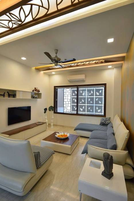 GAJENDRA YADAV'S RESIDENCE, Spaces Architects@ka Spaces Architects@ka Modern living room