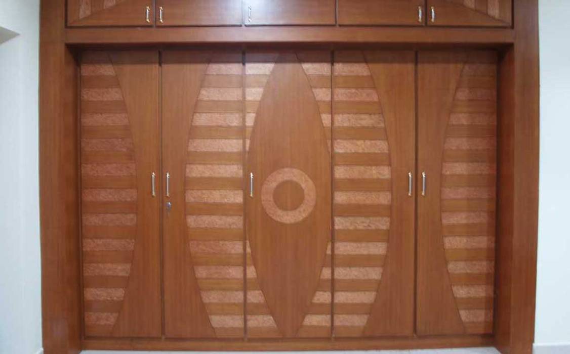 cupboards, CRYSTAL INTERIORS & FURNISHINGS CRYSTAL INTERIORS & FURNISHINGS Modern style bedroom Wardrobes & closets
