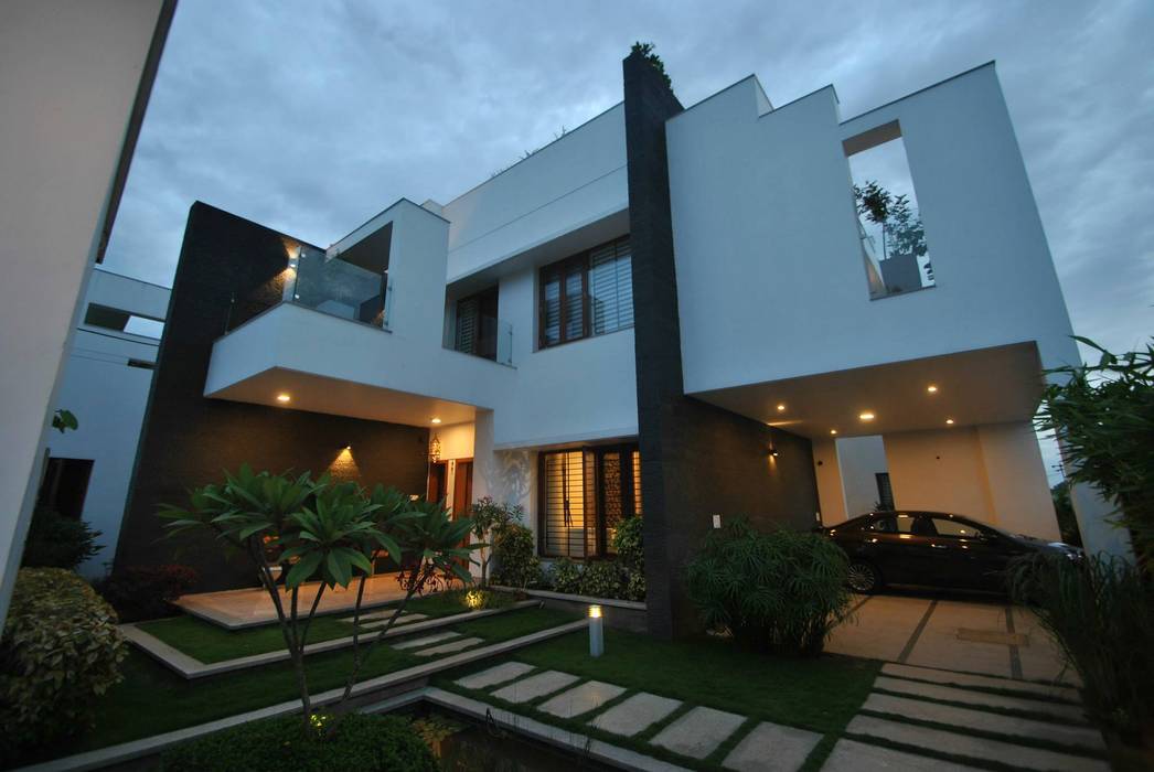 Mr & Mrs Pannerselvam's Residence, Murali architects Murali architects Modern balcony, veranda & terrace