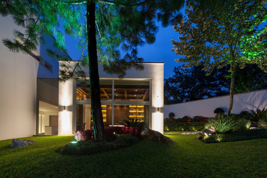 Casa San Agustín, PORTICO Arquitectura + Construcción PORTICO Arquitectura + Construcción Casas de estilo clásico