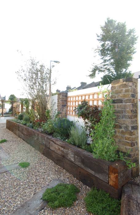 Fruit and Vegetable Garden - East London, Earth Designs Earth Designs Jardin rustique