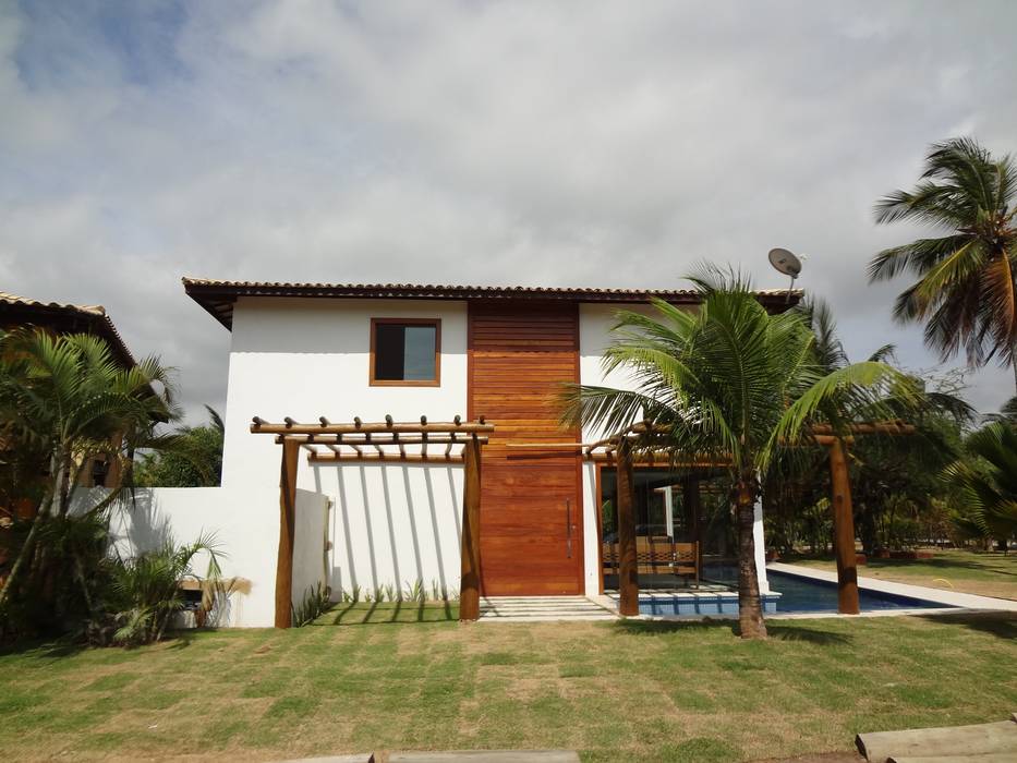 Residência de Praia, Tupinanquim Arquitetura Brasilis Tupinanquim Arquitetura Brasilis Casas rústicas Nuvem,Plantar,Céu,Construção,Árvore,Janela,Terreno,Vegetação,lar,Madeira