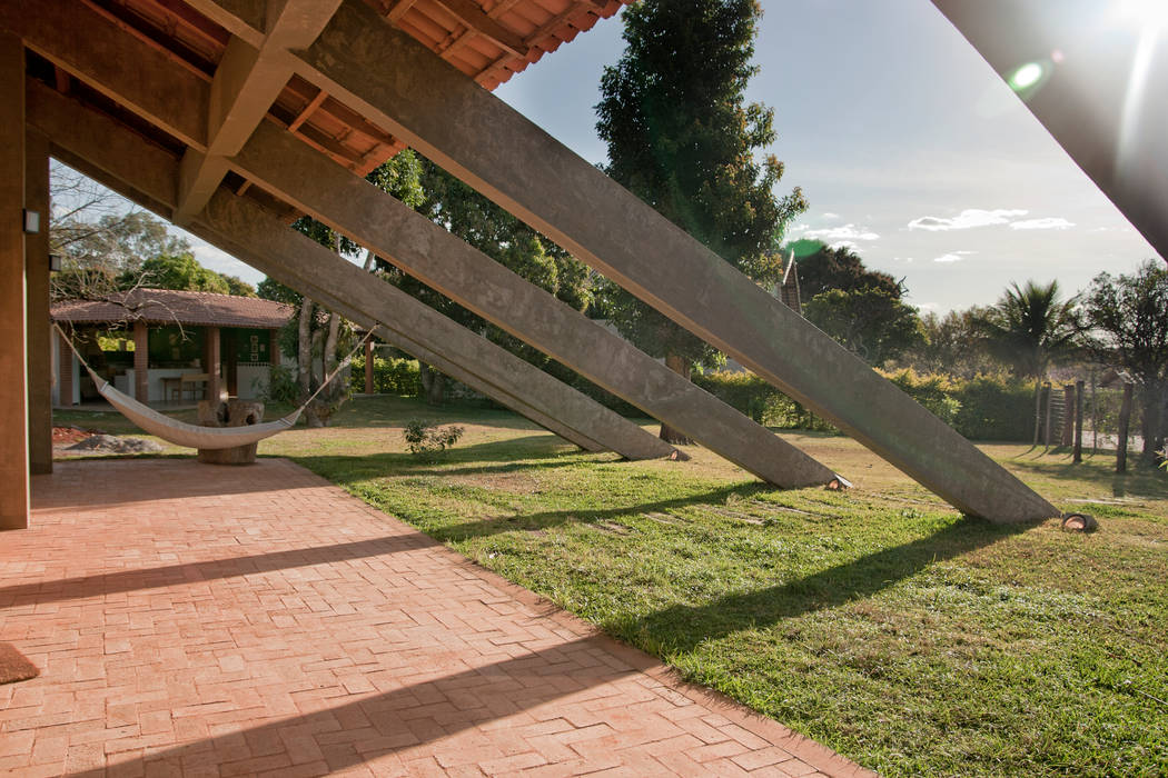 Residência HB, Quinta Quinta Varandas, alpendres e terraços rústicos