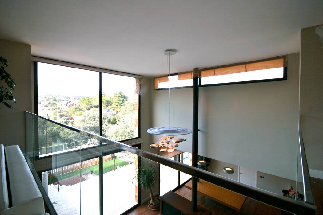 VIVIENDA EN LAS ROZAS (MADRID), VALVERDE ARQUITECTOS VALVERDE ARQUITECTOS บ้านและที่อยู่อาศัย