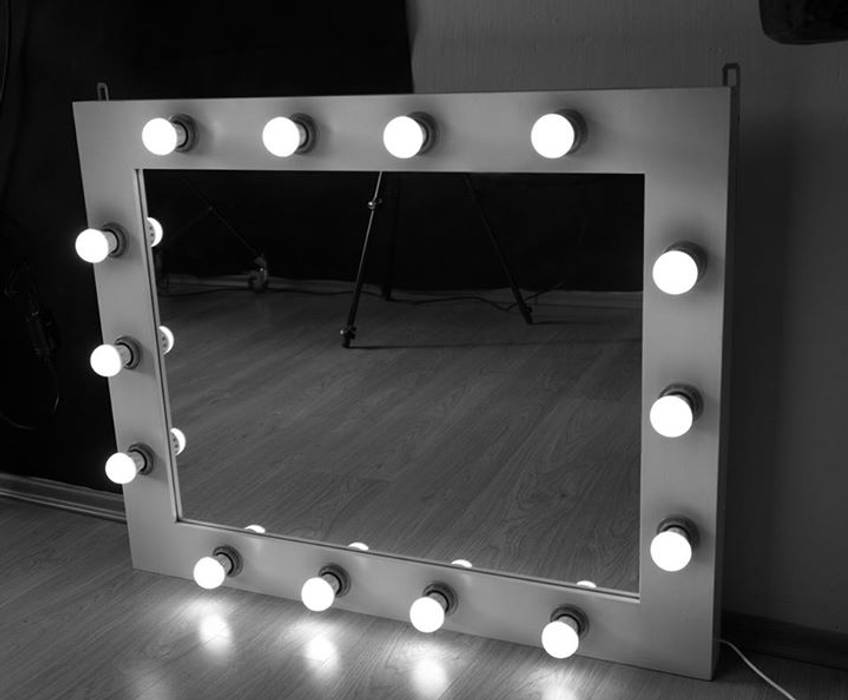 Lustro drewniane z oświetleniem LED ZAP project Klasik Giyinme Odası Ahşap Ahşap rengi Aynalar