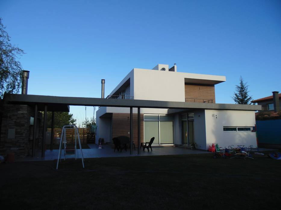 VIVIENDA UNIFAMILIAR YANCARELLI - GOMEZ CODINA arquitectos Casas modernas: Ideas, imágenes y decoración Ladrillos