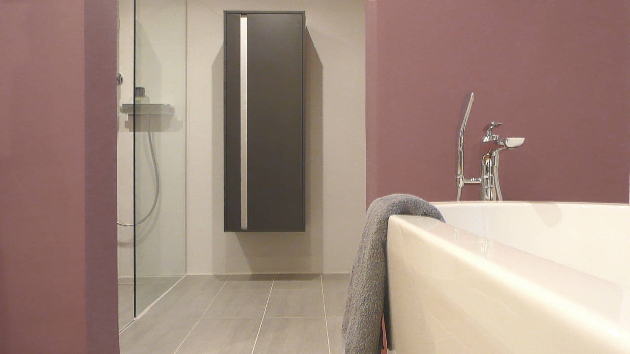 Eine feuchtraumgeeignete beschichtung kommt an den wänden zum einsatz