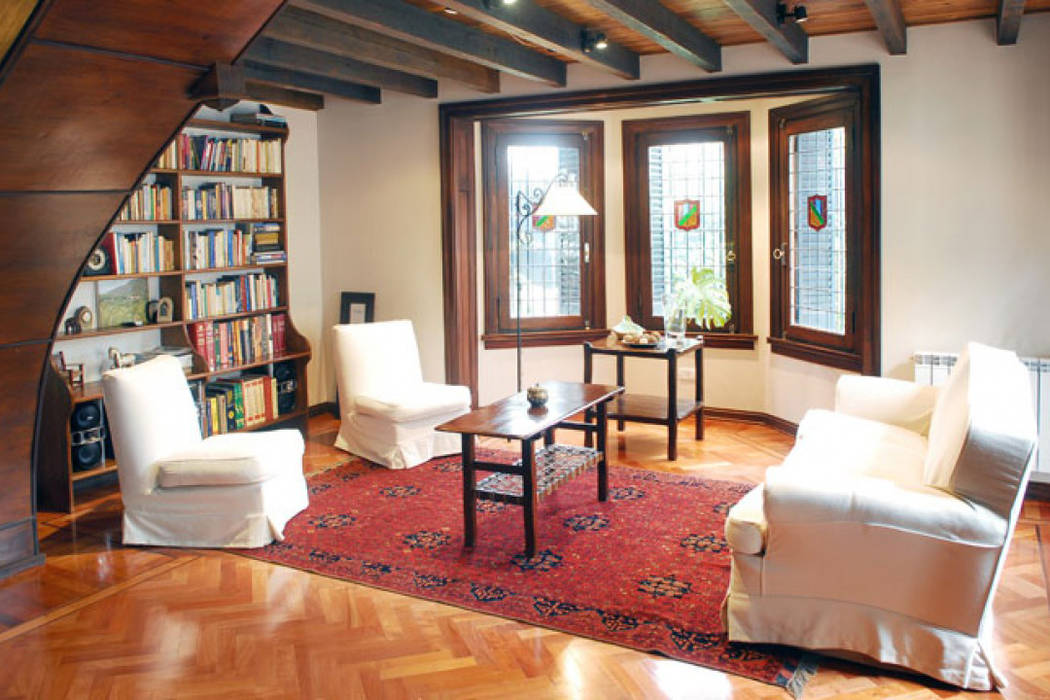 Living Radrizzani Rioja Arquitectos Eclectic style living room Wood Wood effect wooden windows,sofas,carpet,shelves