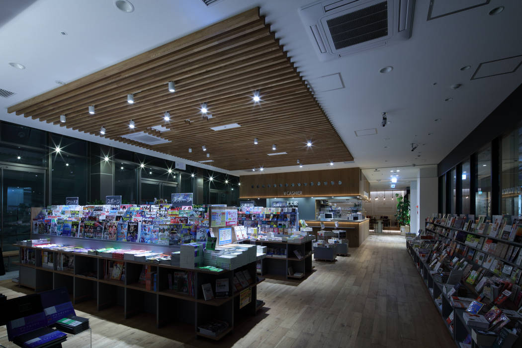 Books&Cafe @広島駅新幹線口, 株式会社CAPD 株式会社CAPD Espaços comerciais Hotéis