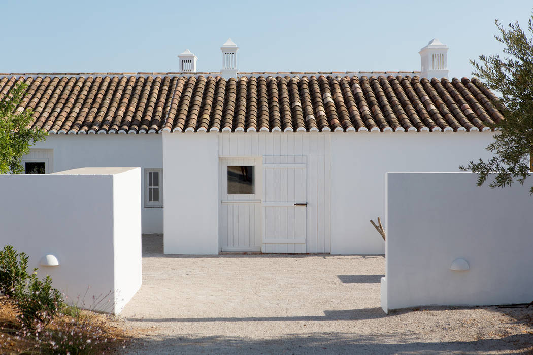 Pensão Agricola, atelier Rua - Arquitectos atelier Rua - Arquitectos Mediterranean style house