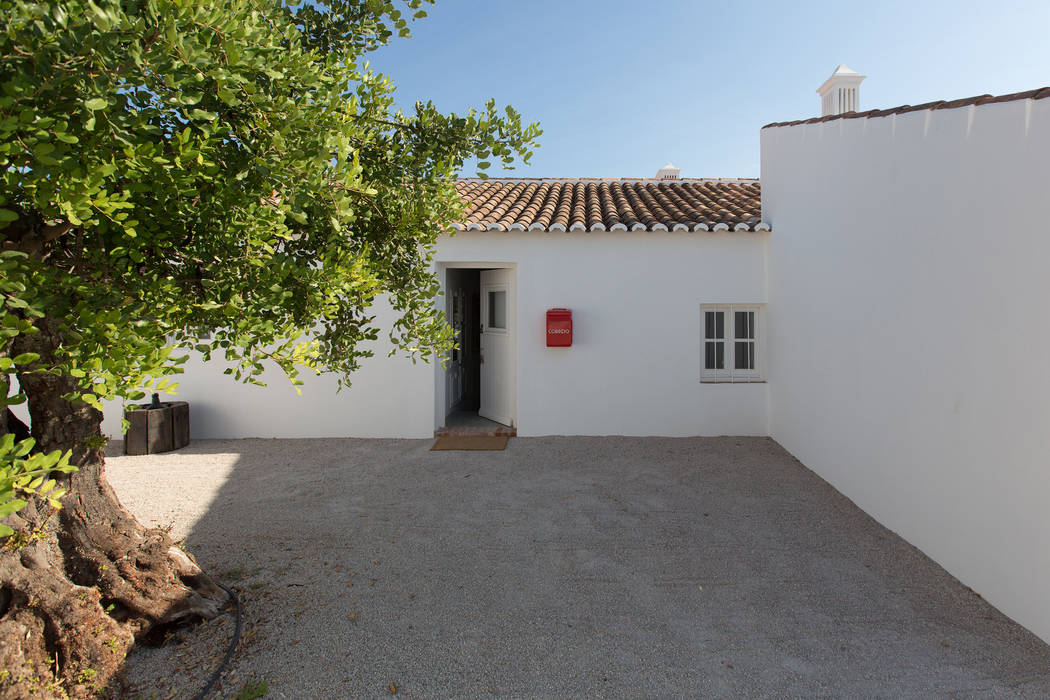 Pensão Agricola, atelier Rua - Arquitectos atelier Rua - Arquitectos Mediterranean style house