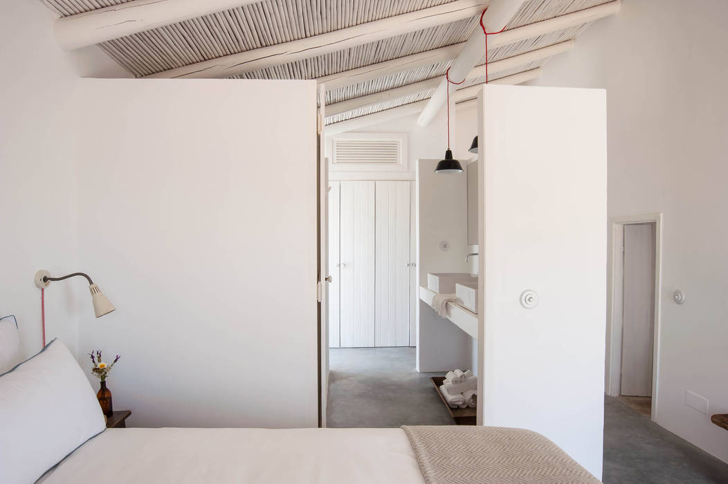 Pensão Agricola, atelier Rua - Arquitectos atelier Rua - Arquitectos Mediterranean style bedroom