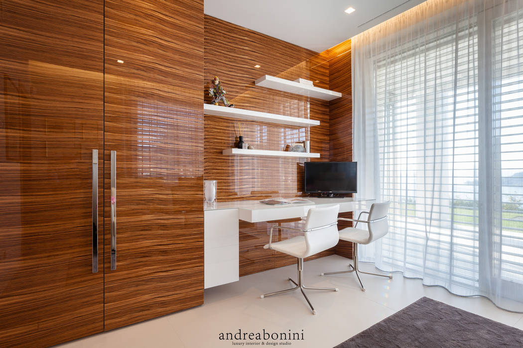 Villa on lake Garda, Andrea Bonini luxury interior & design studio Andrea Bonini luxury interior & design studio Phòng giải trí phong cách hiện đại