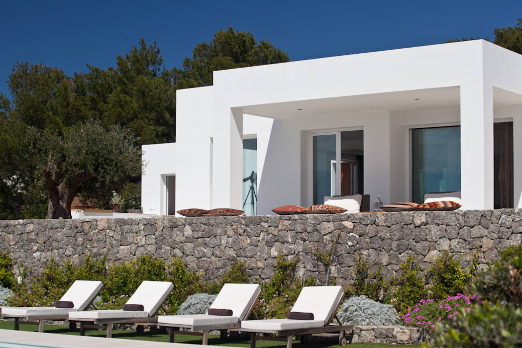 CAP NEGRET, ANTONIO HUERTA ARQUITECTOS ANTONIO HUERTA ARQUITECTOS Casas mediterráneas