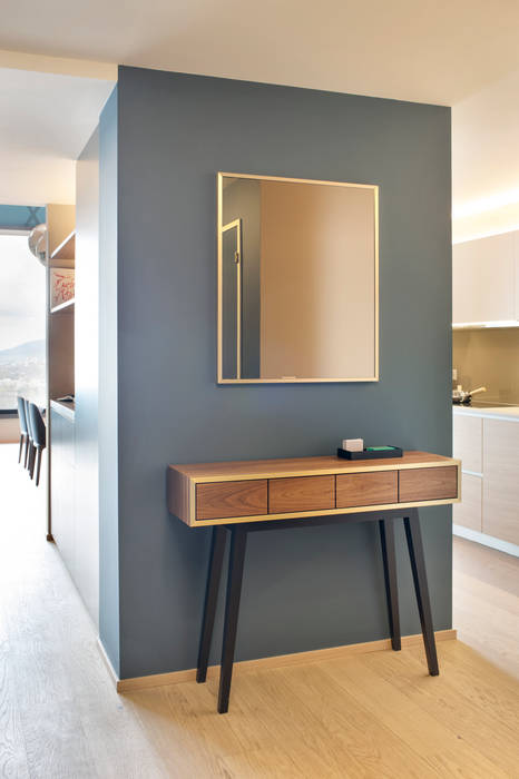 Penthouse, Zurich Modern corridor, hallway & stairs by Studio Frey Modern