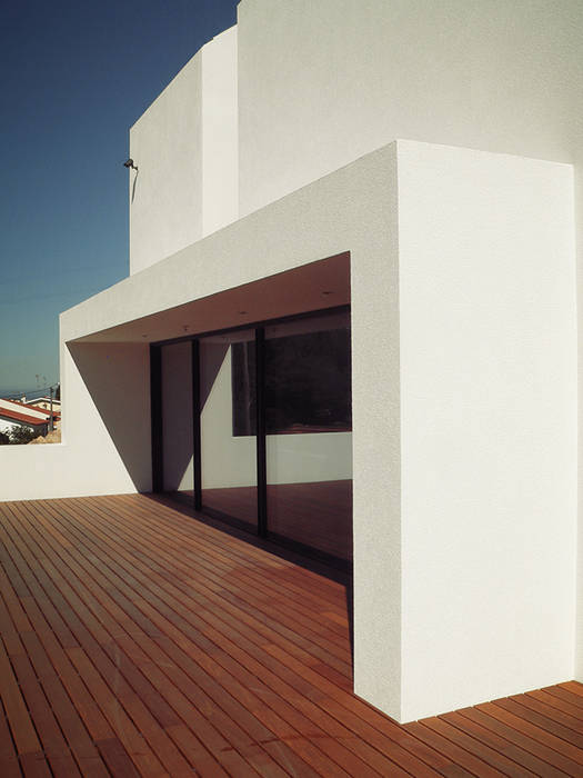perspectiva HUGO MONTE | ARQUITECTO Moradias Betão caixilharia,branco,betão,pavimento madeira,piso de madeira,madeira