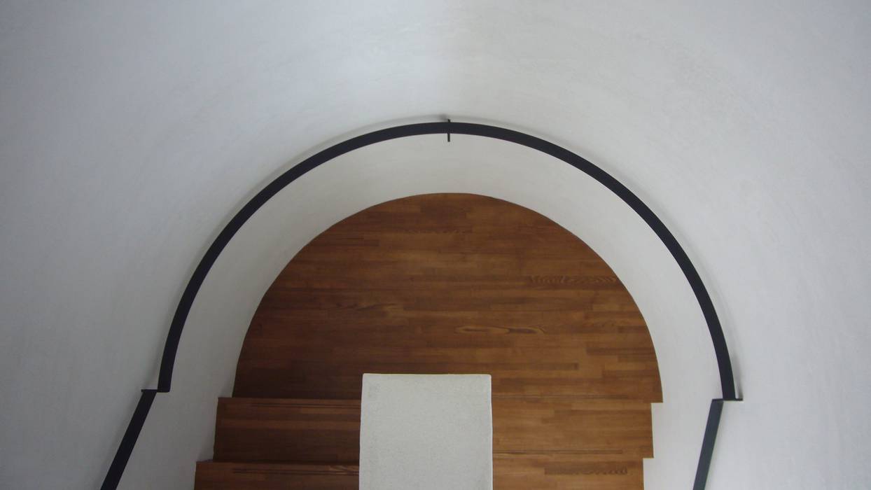 中津O邸 Nakatsu O house, 一級建築士事務所たかせａｏ 一級建築士事務所たかせａｏ Eclectic style corridor, hallway & stairs Wood Wood effect