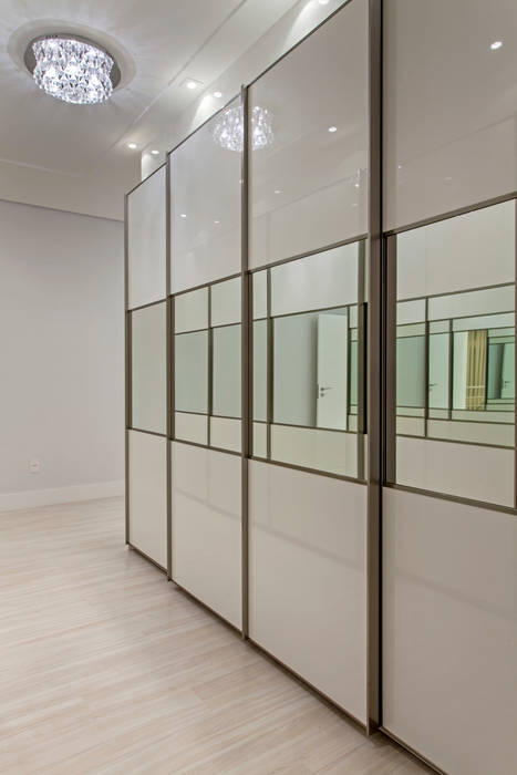 Modern dressing room by Arquiteto Aquiles Nícolas Kílaris Modern MDF