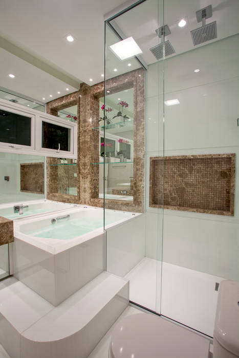 Modern bathroom by Arquiteto Aquiles Nícolas Kílaris Modern Marble