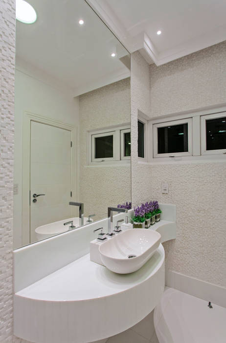 Modern bathroom by Arquiteto Aquiles Nícolas Kílaris Modern Marble