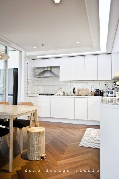 homify Modern kitchen