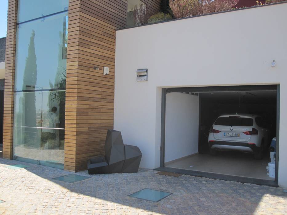 Projecto MH - Albufeira, Smokesignals - Home & Contract Concept Lda Smokesignals - Home & Contract Concept Lda Modern garage/shed