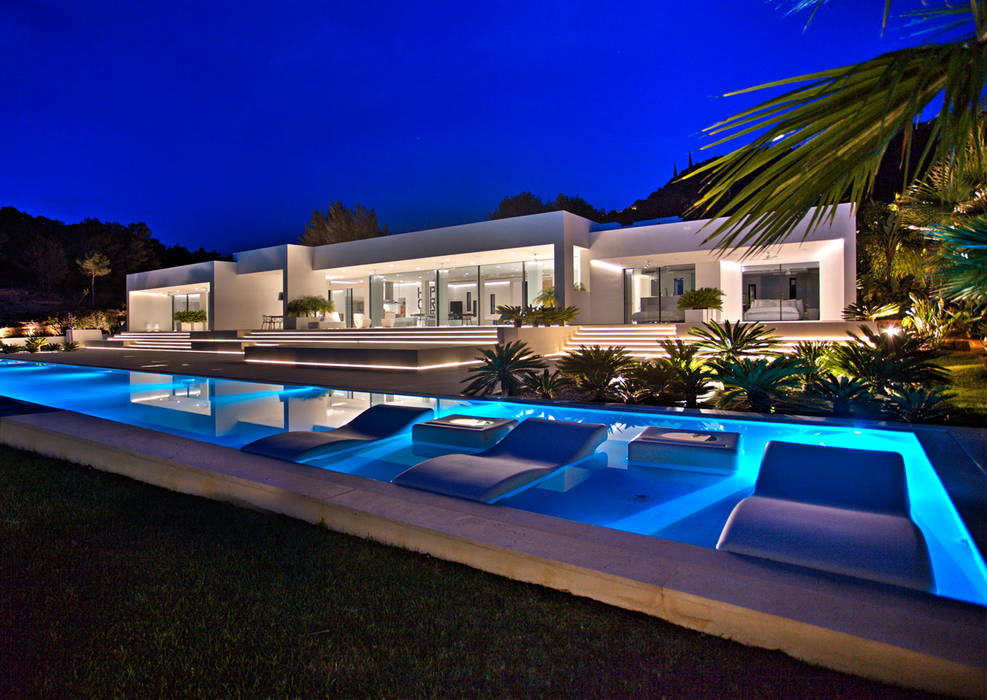 homify Modern pool