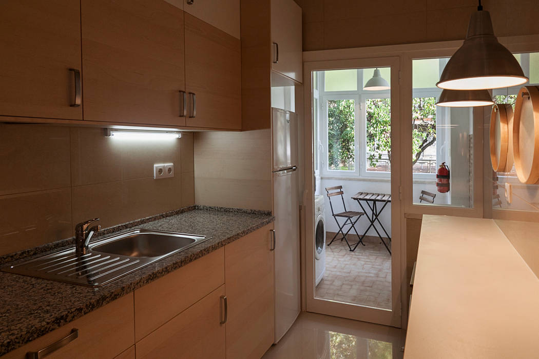 Casa para estudantes, Staging Factory Staging Factory Kitchen Chipboard Bench tops